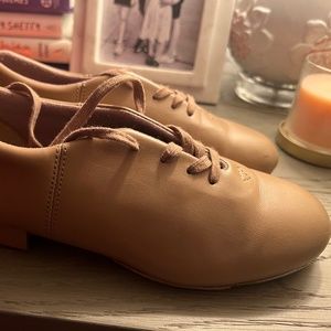 Capezio fluid tap shoes
